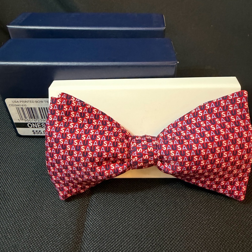 Vineyard Vines USA Bow Tie Never Worn